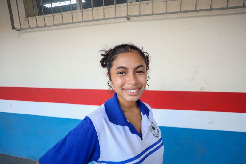Fabiana Aragão - Aluna da Escola Plínio Pinheiro <div class='credito_fotos'>Foto: Marcelo Lelis / Ag. Pará | <a href='/midias/2023/originais/17736_0f278266-01f0-0692-b89c-39fa96423e96.jpg' download><i class='fa-solid fa-download'></i> Download</a></div>