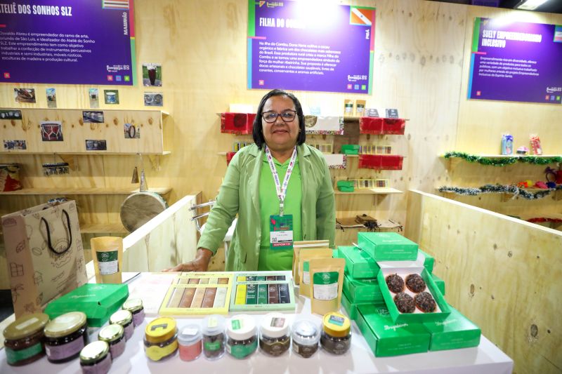 dona Nena - produtora de chocolate) Expofavela