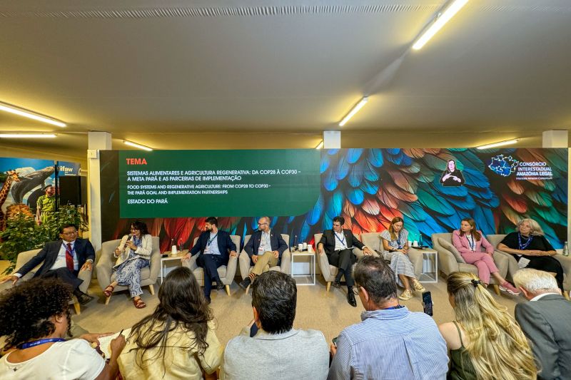 Imagens agenda 02 - sistemas alimentares e agricultura regenerativa: da COP28 à COP30 - a meta Pará e as parcerias de implementação
FOTOS: THALMUS GAMA/AGPARA <div class='credito_fotos'>Foto: Thalmus Gama / Ag. Pará | <a href='/midias/2023/originais/17863_015ad711-21ea-bea7-ba06-0aa3c5a20de1.jpg' download><i class='fa-solid fa-download'></i> Download</a></div>
