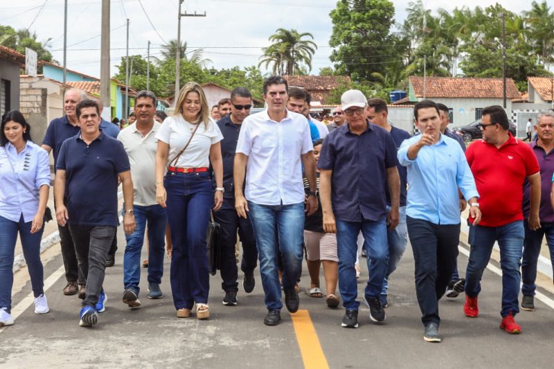 ENTREGA ASFALTO/ Ordem de Serviço que autorizará o início das obras de construção e pavimentação da PA-253/Sua Casa/Posto de saúde/Estádio de Futebol/FT Alex Ribeiro Ag Pará <div class='credito_fotos'>Foto: Alex Ribeiro / Ag. Pará | <a href='/midias/2023/originais/17895_91f1c3fe-f26b-d5ac-0100-9efe9aa83dff.jpg' download><i class='fa-solid fa-download'></i> Download</a></div>