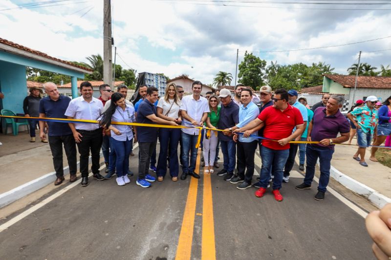 ENTREGA ASFALTO/ Ordem de Serviço que autorizará o início das obras de construção e pavimentação da PA-253/Sua Casa/Posto de saúde/Estádio de Futebol/FT Alex Ribeiro Ag Pará <div class='credito_fotos'>Foto: Alex Ribeiro / Ag. Pará | <a href='/midias/2023/originais/17895_ac506d31-2d08-65c5-7fe3-d6959a8fb2d4.jpg' download><i class='fa-solid fa-download'></i> Download</a></div>