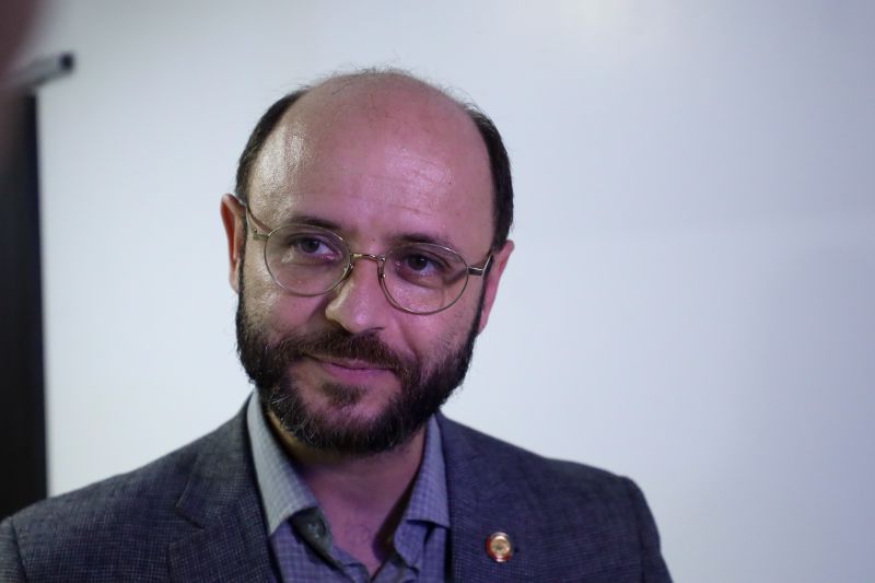 Ano do Pará na educação + Entrega dos materiais do componente de Educação Ambiental 2024 - Professor e Estudante (Parceria Lungo, Unicef e Unesco) / Entrega do 1° Planejamento Estratégico da Seduc (FGV e Fundação Vale) / Palestra do Leandro Karnal
Fotos: Marcelo Lelis/Ag Pará
na foto: Rossieli Soares, Secretário de Educação <div class='credito_fotos'>Foto: Marcelo Lelis / Ag. Pará | <a href='/midias/2023/originais/17909_6912bf02-7765-ea3b-abad-02390d4ad888.jpg' download><i class='fa-solid fa-download'></i> Download</a></div>
