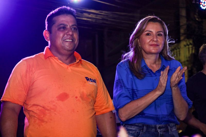 Vice Governadora Hana Ghassan participa de entrega de brinquedos do Vereador Roni Gás na Cabanagem - Fotos Pedro Guerreiro AgPará <div class='credito_fotos'>Foto: Pedro Guerreiro / Ag. Pará | <a href='/midias/2023/originais/17924_2f703564-f39f-e150-24ca-2ea0eb93d936.jpg' download><i class='fa-solid fa-download'></i> Download</a></div>
