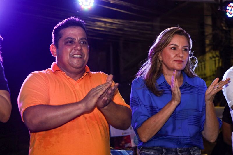 Vice Governadora Hana Ghassan participa de entrega de brinquedos do Vereador Roni Gás na Cabanagem - Fotos Pedro Guerreiro AgPará <div class='credito_fotos'>Foto: Pedro Guerreiro / Ag. Pará | <a href='/midias/2023/originais/17924_4af3abd8-c246-2fe5-ecdc-c38de608c6b8.jpg' download><i class='fa-solid fa-download'></i> Download</a></div>