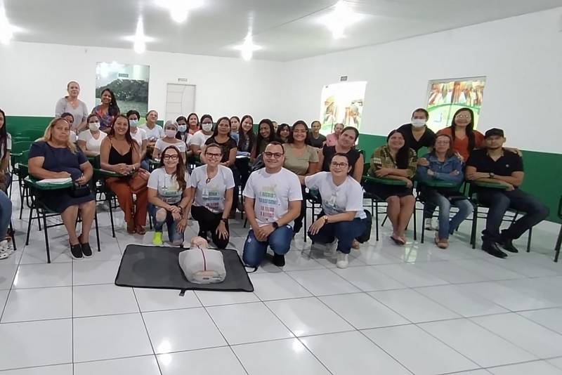 Servidores da educação e da súde  na capacitação
