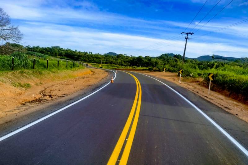 Estada no sul paraense recebeu serviços de acostamento, alargamento da pista e sinalização horizontal e vertical
