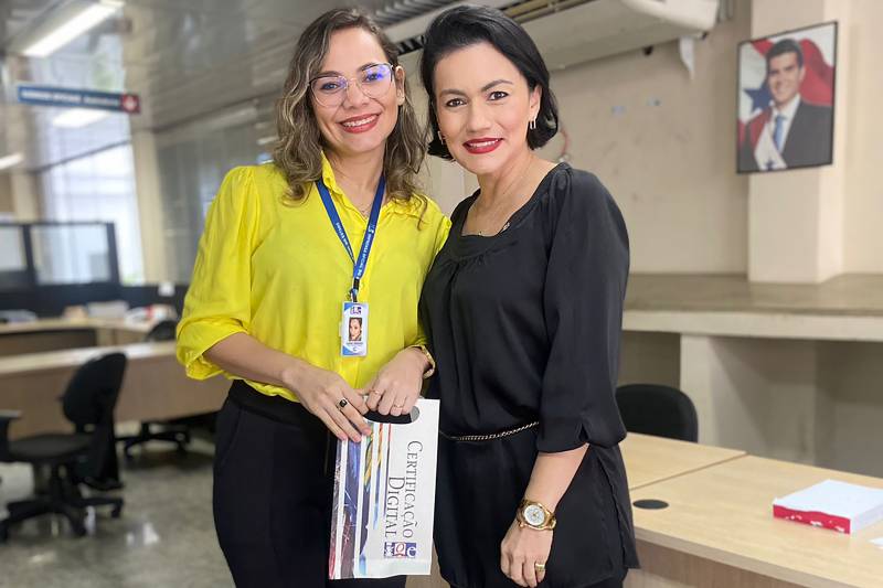 A presidente do Colégio Notarial do Brasil - Conselho Federal, Larissa Rosso, esteve na Ioepa para emitir seu certificado digital
