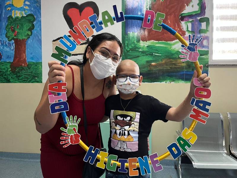 Programação agradou pacientes e acompanhantes, como a dona de casa Amanda Serra e o filho João de Freitas