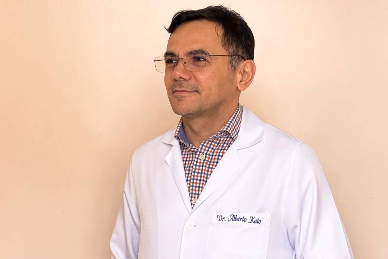O cirurgião de cabeça e pescoço do HOL, Alberto Kato, atua há 23 anos na instituição.