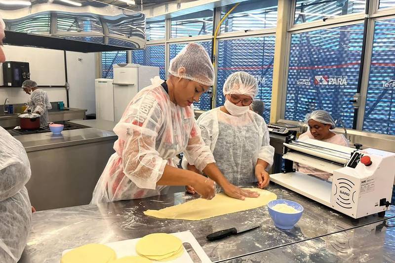 Carlene Silva descobriu o desejo de realizar o próprio negócio após fazer no curso de salgados na Usina da Paz Parauapebas