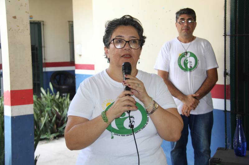 Simony Aguiar - professora Seduc