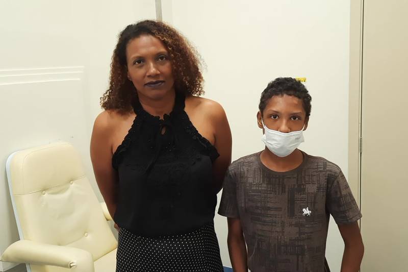 Raquel Moraes, 41 anos, do município de Ourém e seu filho