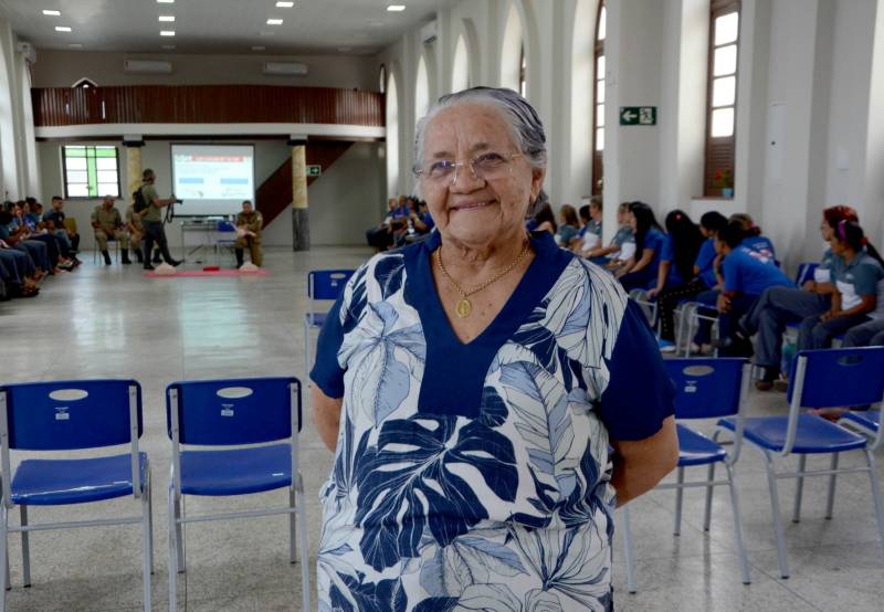 Vera Lúcia - diretora do CREI