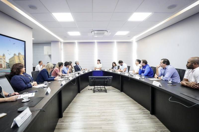 Reunião com o prefeito e equipe técnica local