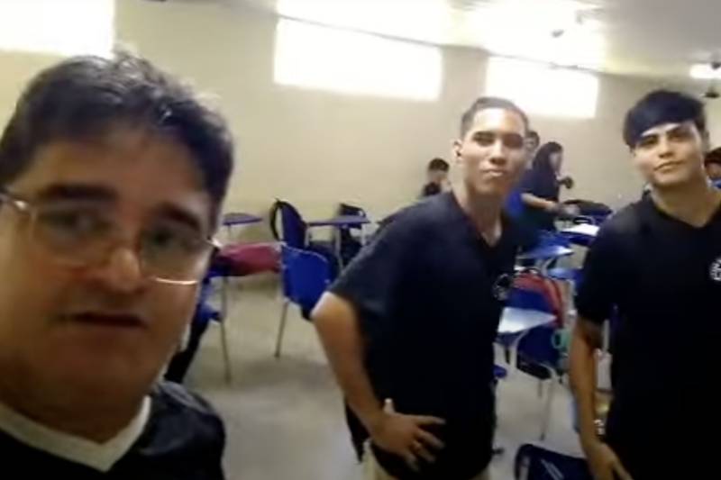 Professo José Silva em aula