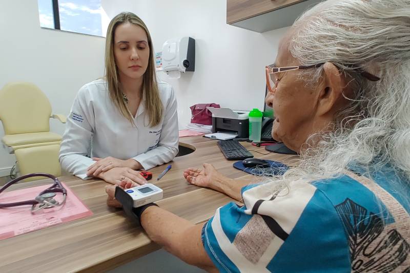 Diversas especialidades médicas garantem prevenção e manutenção à saúde dos idosos. 