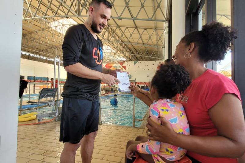  Ianni, acompanhada da mãe, Edileusa Lopes