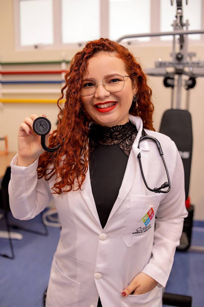 Geyce Caroline Araújo, supervisora da unidade de reabilitação do HRPC