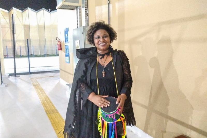 A professora Adriana Remédio, superou suas limitações e representou a Matinta Perera na apresentação de balé adulto