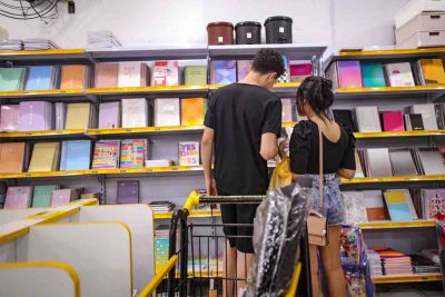 notícia: Procon alerta pais sobre itens proibidos nas listas de material escolar