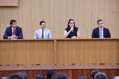 notícia: PGE realiza curso e lança manual para aplicação da nova Lei de Licitações