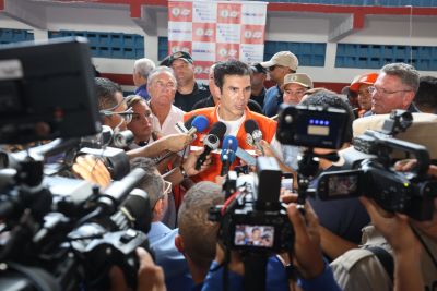 galeria: Governador Helder Barbalho visita desabrigados em Abaetetuba