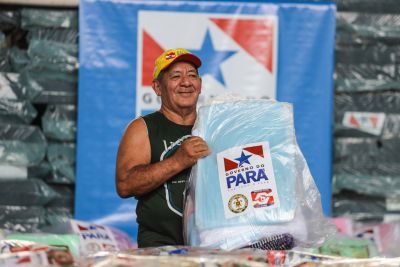 notícia: Estado entrega kits humanitários à população atingida por deslizamento de terra