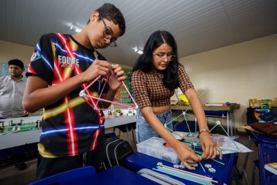 notícia: Governo do Estado investe em iniciativas que aproximam estudantes da tecnologia
