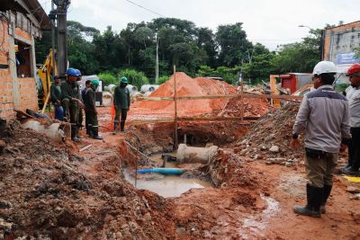 notícia: SEDOP executa obras de pavimentação asfáltica no bairro do Curió Utinga, em Belém