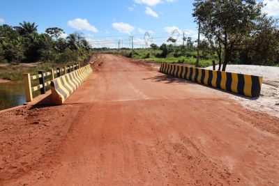 galeria: Ponte de concreto sobre o RIO ÁGUAS CLARAS - BREU BRANCO