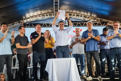 notícia: Em Itaituba, Governo assina ordem de serviço para a reconstrução de delegacia e entrega coletes balísticos
