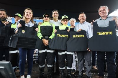 notícia: Em Santarém, Governo entrega coletes balísticos para órgão municipal de trânsito 