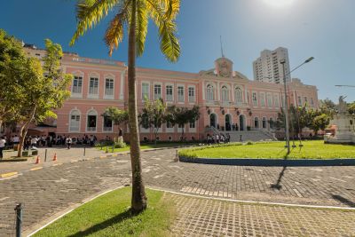 galeria: Governador Helder Barbalho assunta termo  de sessão de uso do prédio do colégio Gentil