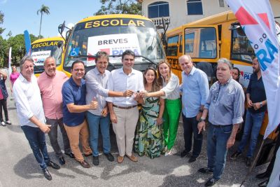 notícia: Governo do Pará entrega ônibus escolares para 11 prefeituras paraenses