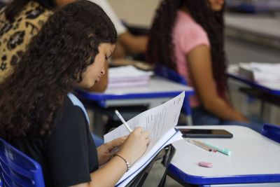 notícia: Aulas da rede pública estadual de ensino recomeçam nesta quinta-feira (3)