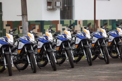 galeria: GOVERNADOR ENTREGA MOTOCICLETAS BOPE