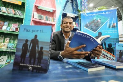 galeria: Feira do Livro 26 -Vigilante da Secult lança livro