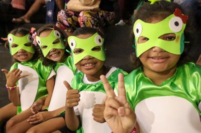 galeria: Feira do livro - Projeto teatro sustentável A Greve das abelhas - EEEF Elaine Esmaelino- Seduc)