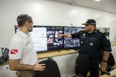 galeria: Entrega de Câmeras Corporais e Visita ao Centro Integrado de Comando e Controle Móvel
