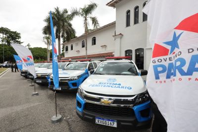 galeria: Governador entrega de viaturas e coletes SEAP