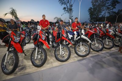 galeria: Governador entrega Orla de Barcarena e benefícios, Motos ,Credicidadão no Município