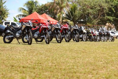 galeria: São Miguel do Guamá - Entrega de Motocicleta da linha CredCidadão Mototaxista Pai D'Égua