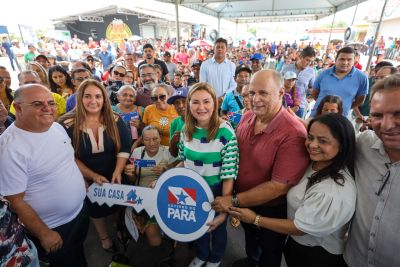 notícia: Em Capanema, Governo entrega título de terra, benefícios do Sua Casa e novo Banpará