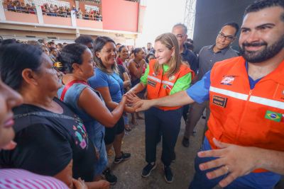 galeria: Vice Governadora entrega kits de cestas humanitárias para moradores de Cametá