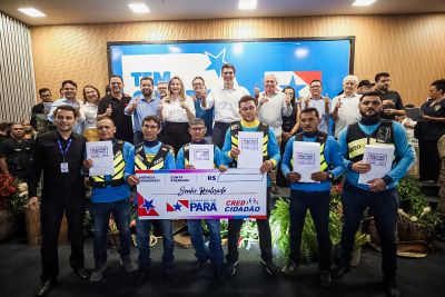 notícia: Estado beneficia mais de 880 famílias com qualificação, apoio à moradia e entrega de motocicletas