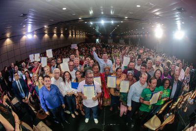 notícia: Governo do Pará entrega títulos de terra para mais de mil famílias quilombolas