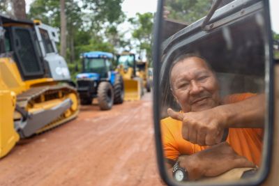 notícia: Governo do Estado asfalta trechos da PA-151 que encurtam distância entre Belém-Santarém