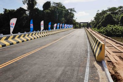 notícia: Desenvolvimento e qualidade de vida chegam pela PA-220, reconstruída pelo Governo do Pará