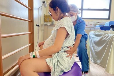 notícia: Abelardo Santos conta com fisioterapia para grávidas durante o trabalho de parto