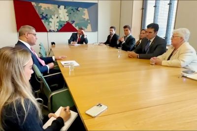 notícia: COP 30 é tema de encontro entre o governador Helder Barbalho e parlamentar britânico 